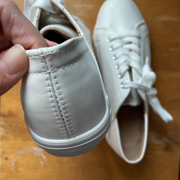 Brand new white sneakers - Picture 7 of 7